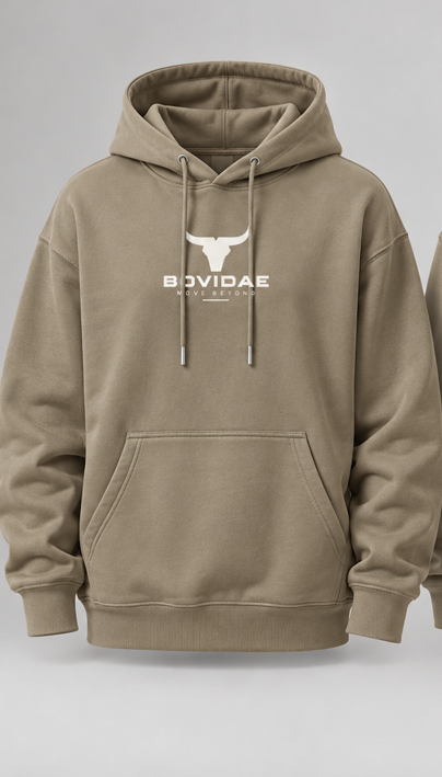 Sudadera Bovidae desert dust – frente con logo Move Beyond