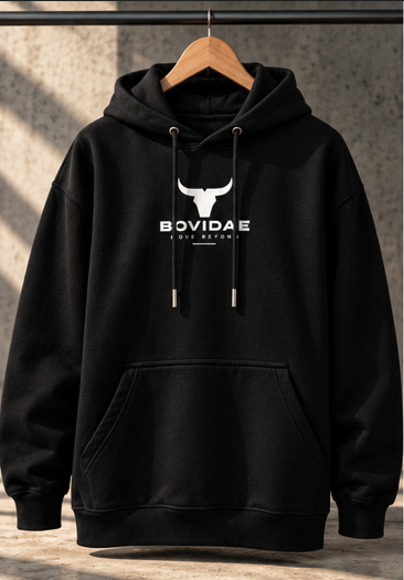Sudadera Bovidae negra – frente con logo Move Beyond